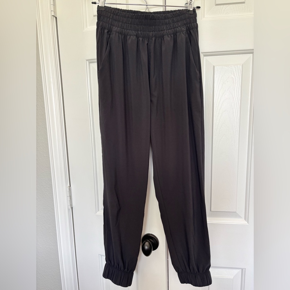 Vuori Black Joggers